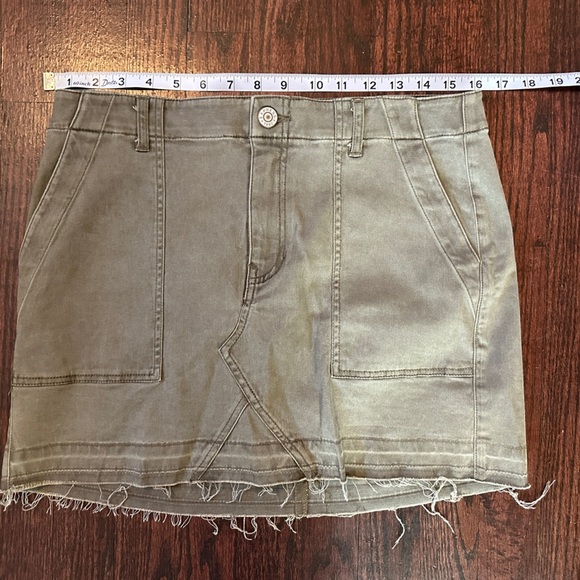 Express Straight Mini Mid Rise Olive Green Cargo Skirt Size 6 - Picture 8 of 10